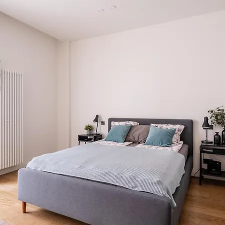 Oldtown In Modern House Apartment